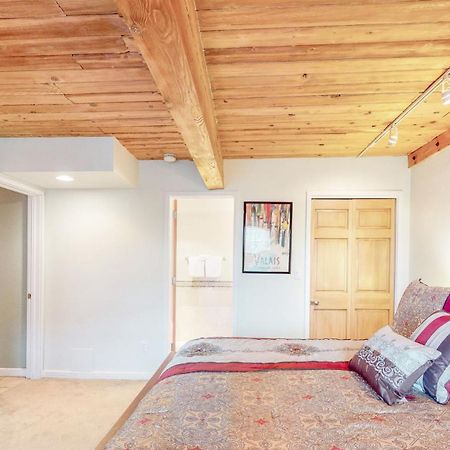 Interlude Condominiums 3-Bedroom Unit 307 Snowmass Village Room photo