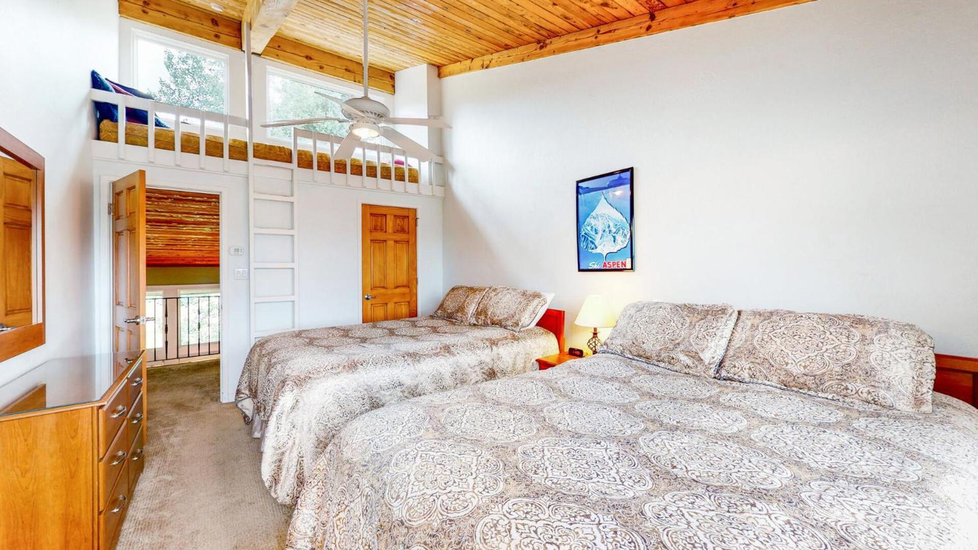 Interlude Condominiums 3-Bedroom Unit 307 Snowmass Village Room photo
