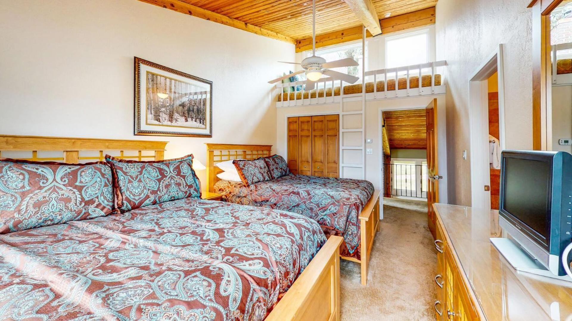 Interlude Condominiums 3-Bedroom Unit 307 Snowmass Village Room photo
